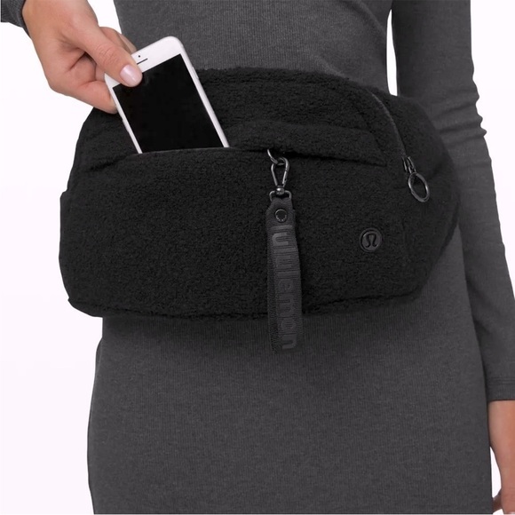 Lululemon On the Beat Belt Bag Sherpa 5L Black NWOT - Picture 1 of 15